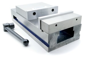 Imadło maszynowe frezarskie stałe 200x190 mm z dociskiem szczęki FPQ DARMET